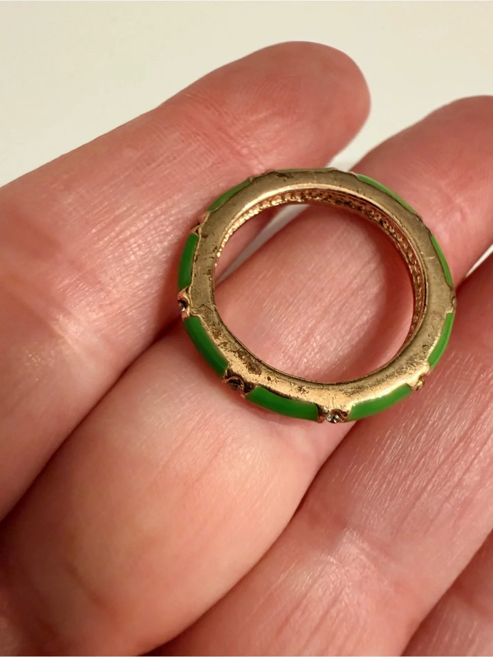 Fornash Signed Green Enamel Eternity Ring Gold Tone Rhinestone Band Size 6